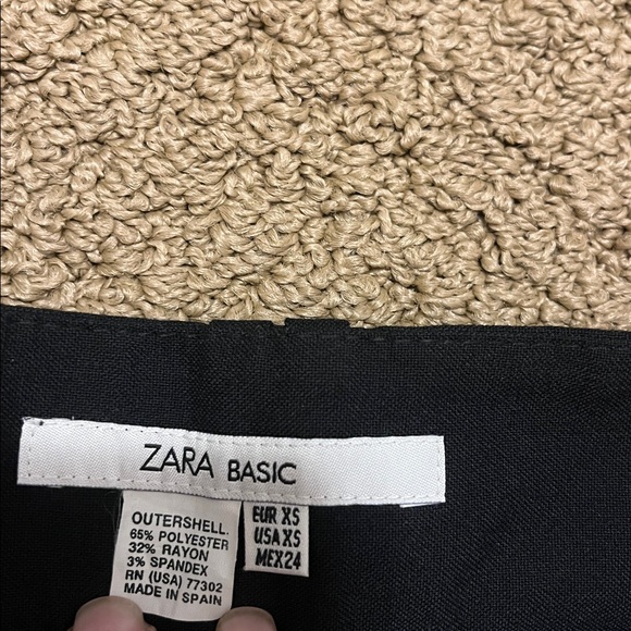 Zara Women's Midnight Black Dress Shorts - Picture 2 of 3